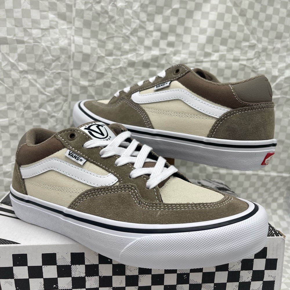 Vans Men’s Rowan
Walnut Sneakers 
VN0A5JIC1NU Tan and White Sneakers - Picture 10 of 16